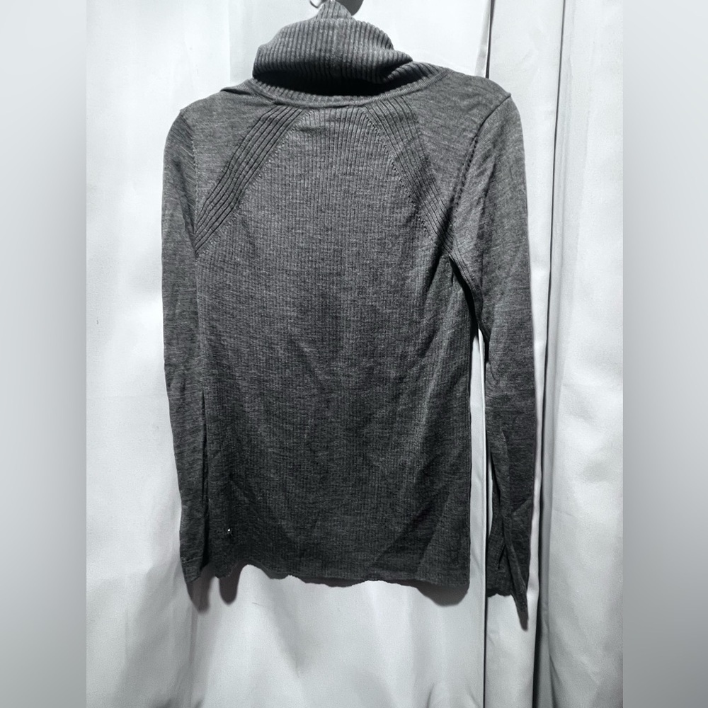 Lululemon Merino Wool Cowl Neck Sweater Size 6 Gray Kangaroo Pocket - Picture 4 of 7